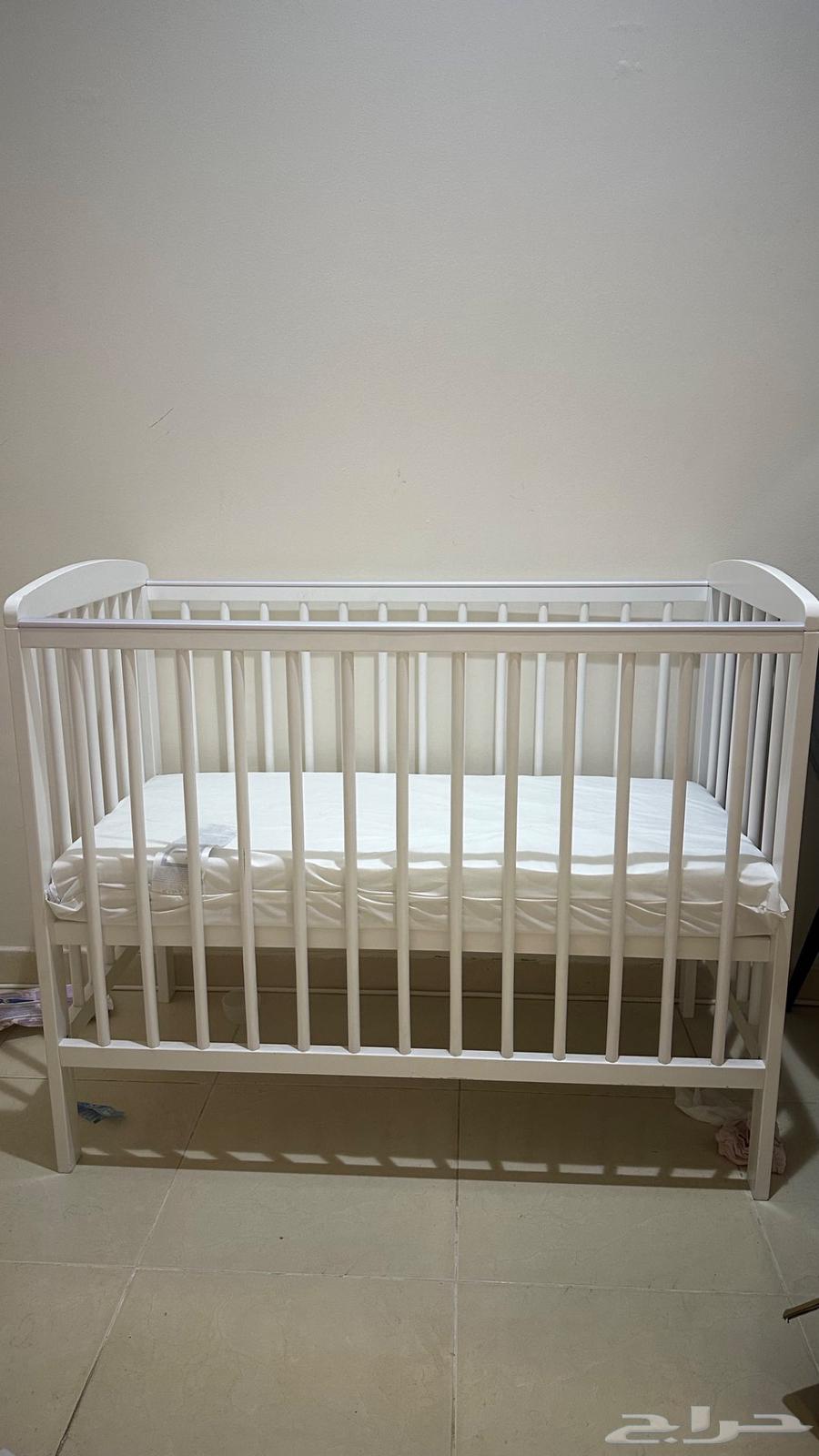 New baby bed with mattress, netting, and cradle64537310069761110