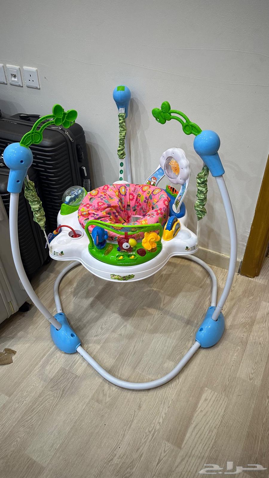 New baby bed with mattress, netting, and cradle64537310069761112