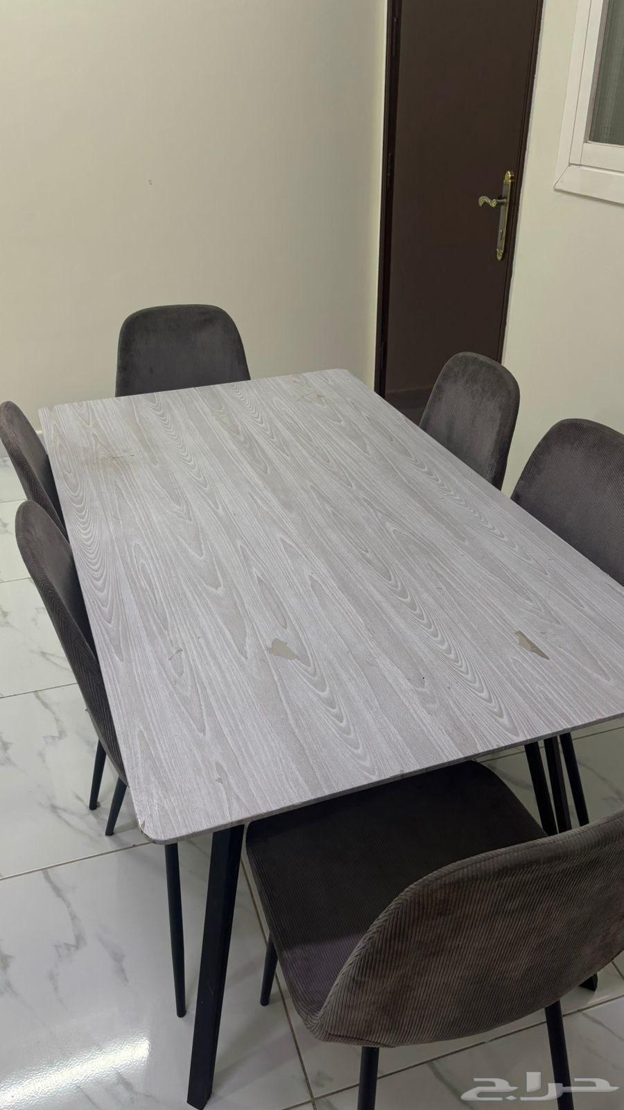 Dining table with 6 chairs64542870479363111