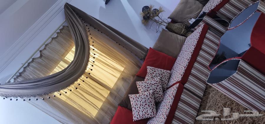 Excellent condition sofa set for sale with carpet and curtain64539001917953114