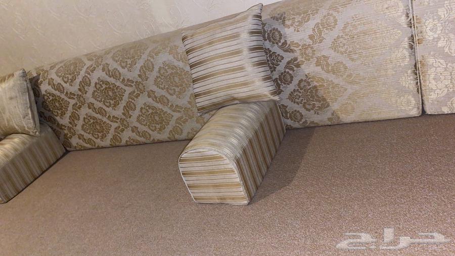 Pillows and mattress64539967591939110