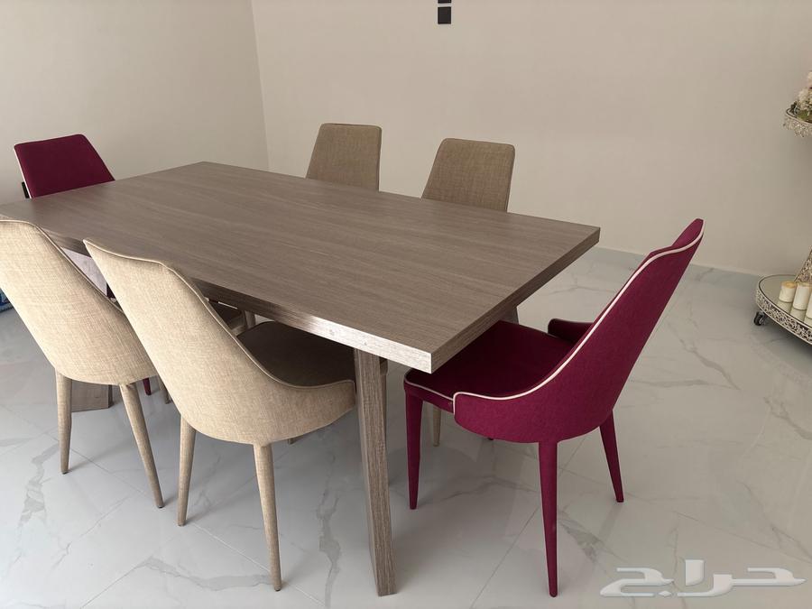 For sale, a set of classic modern sofa and dining table64536961664003110