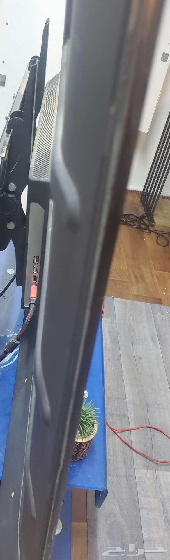 PlayStation 5 with screen64546665027458114