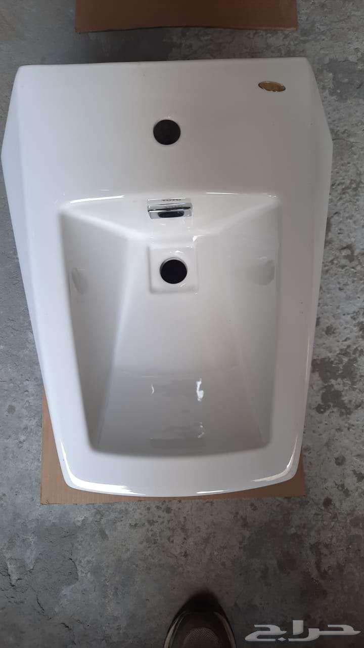 كراسي حمام و اغطية كراسي و شطافة كلها فاخرة و جديدة64546253421825111