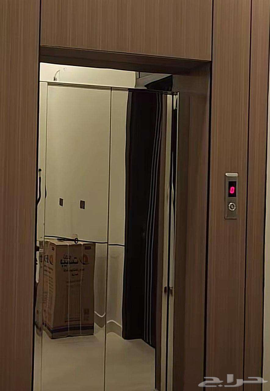 مصعد مستعمل للبيع64553200771713110
