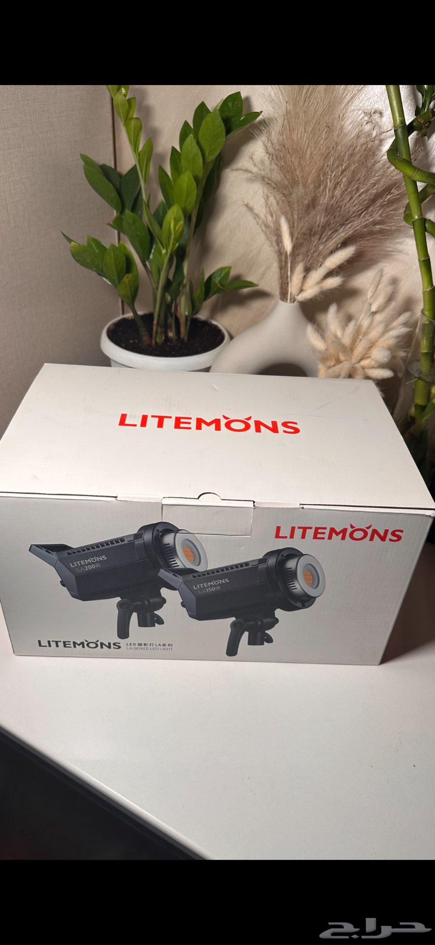 Nikon 3100 camera with lighting setup that speaks for itself64552320429698110