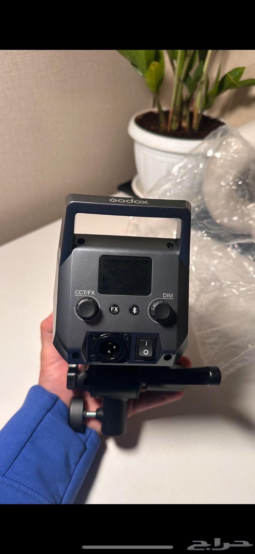 Nikon 3100 camera with lighting setup that speaks for itself64552320429698111