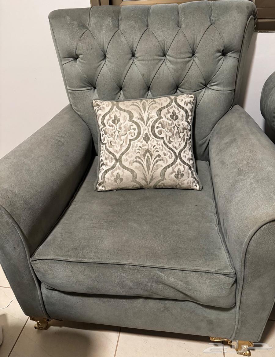 Sofa set with 3 sofas and 2 chairs and a table64549500302721113