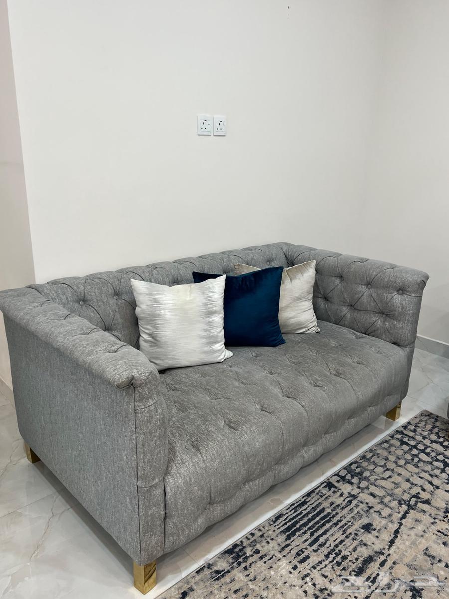 Sofas and tables64547124284546111