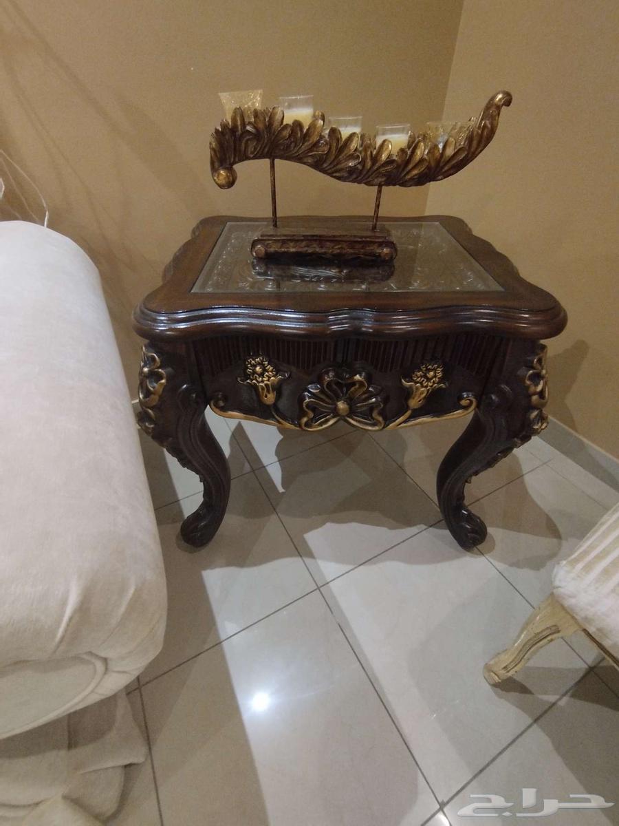 Tables, dressers with drawers and other items64546553771395110