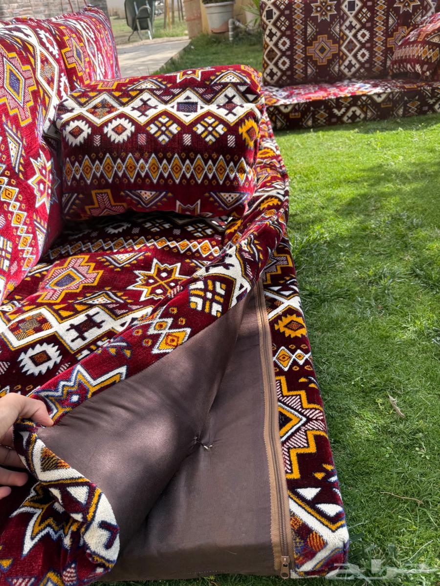 جلسة ارضية مكونة من قطعتين64548252530818113