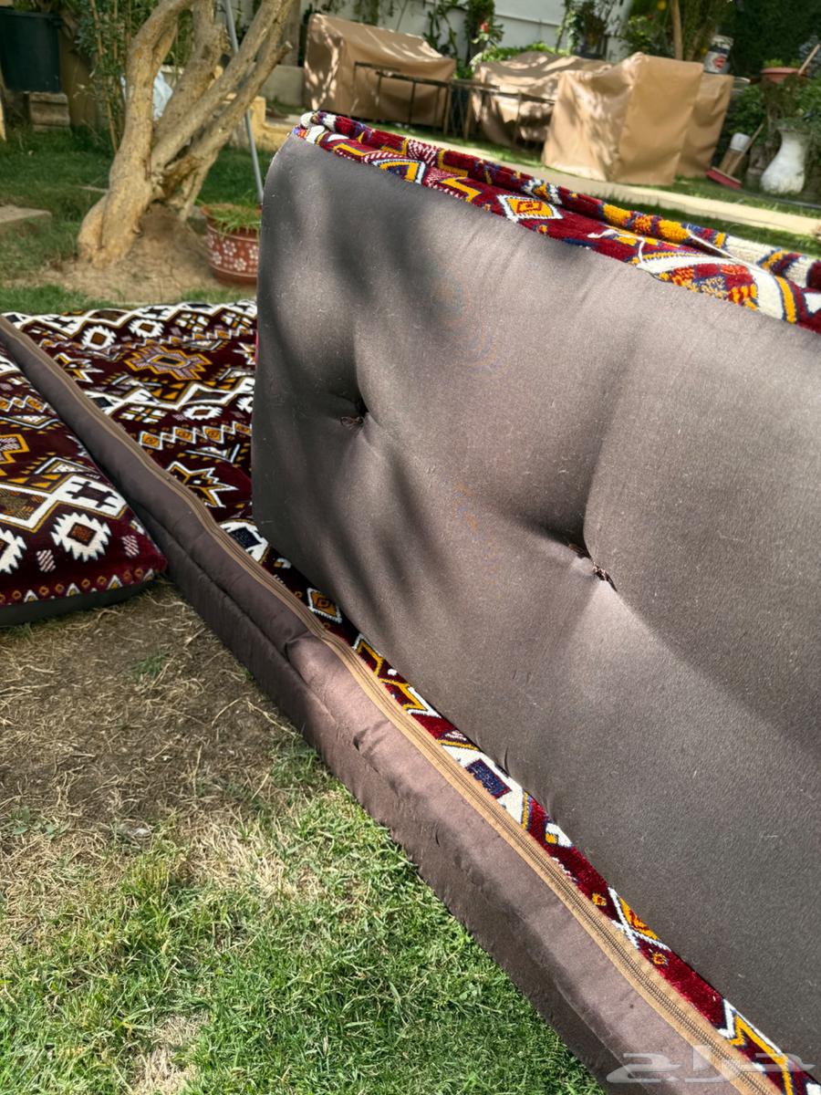 جلسة ارضية مكونة من قطعتين64548252530818112