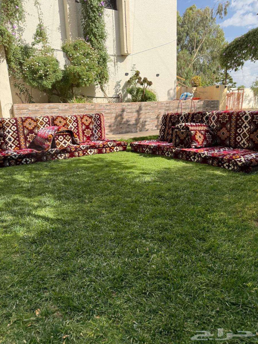 جلسة ارضية مكونة من قطعتين64548252530818110