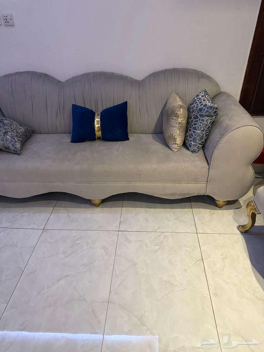 اثاث كنب 13 شخص ومكاين وثلاجه مطعم64548967325186113