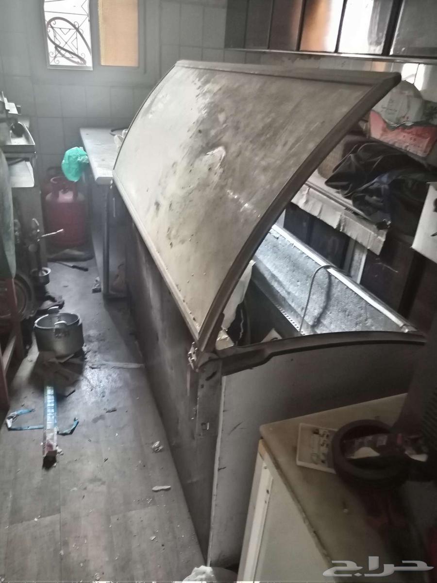 اثاث كنب 13 شخص ومكاين وثلاجه مطعم64548967325186112