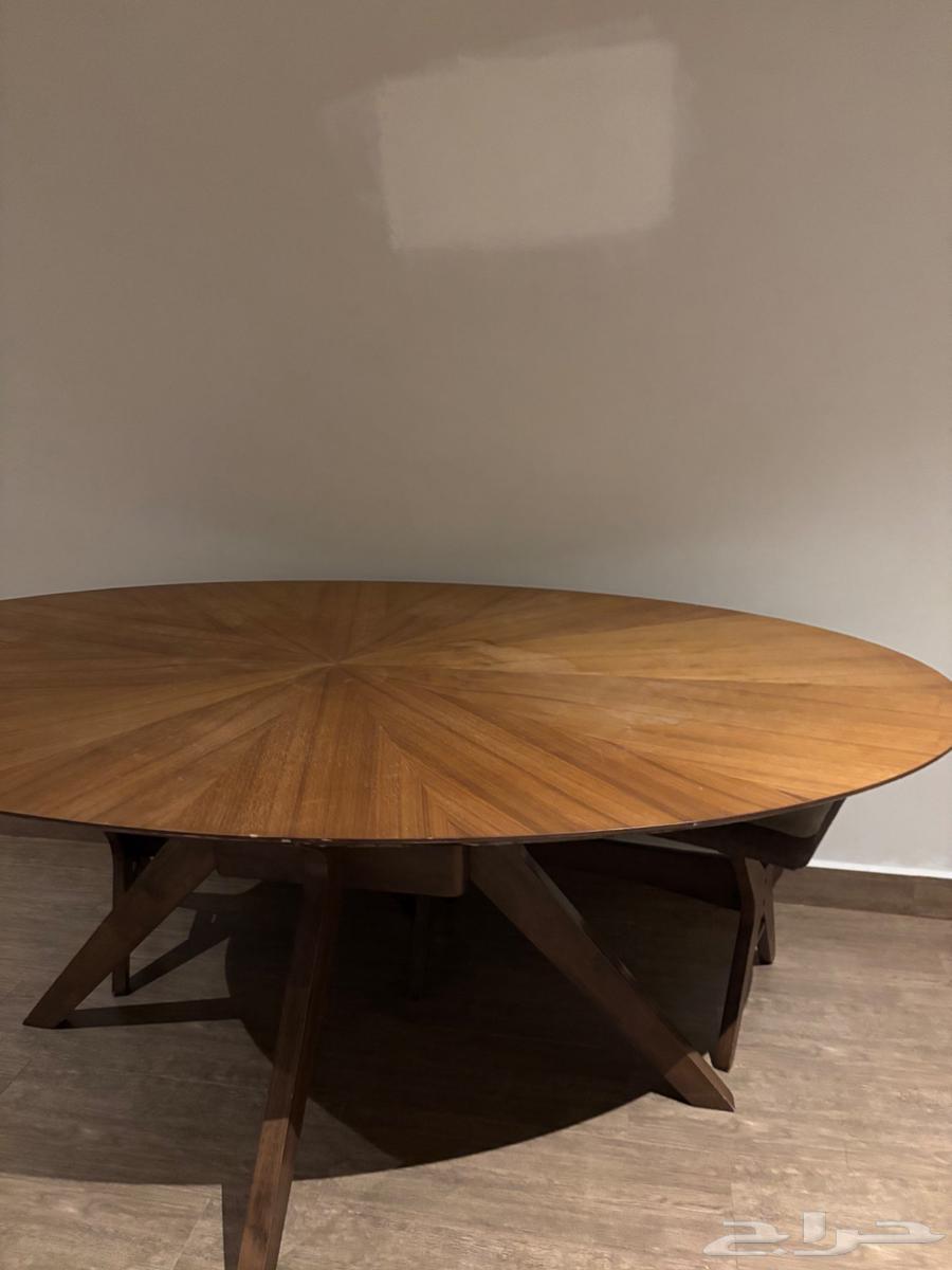Home Center dining table in excellent condition64552334785666110