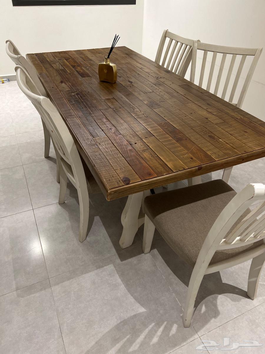 Dining table with 6 chairs64545005494658110