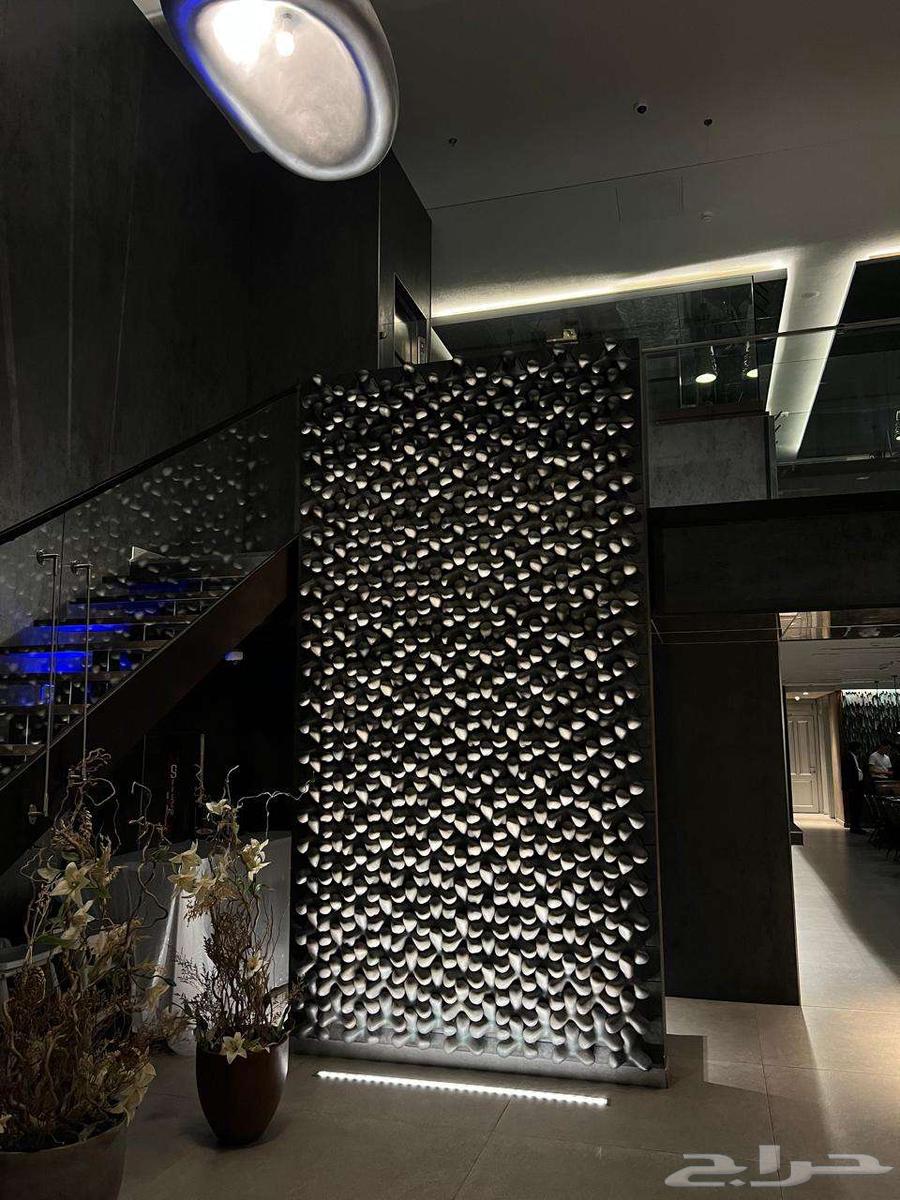 Fully equipped restaurant ready for takeover with luxurious details and decorations64142981816579113