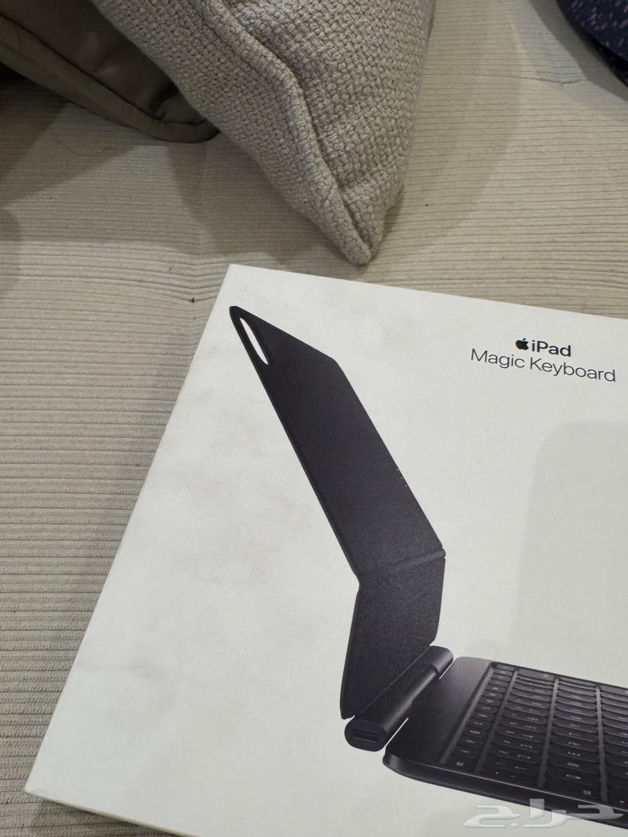 السلام عليكم ماجيك كيبورد 11 انش M464553780424194110