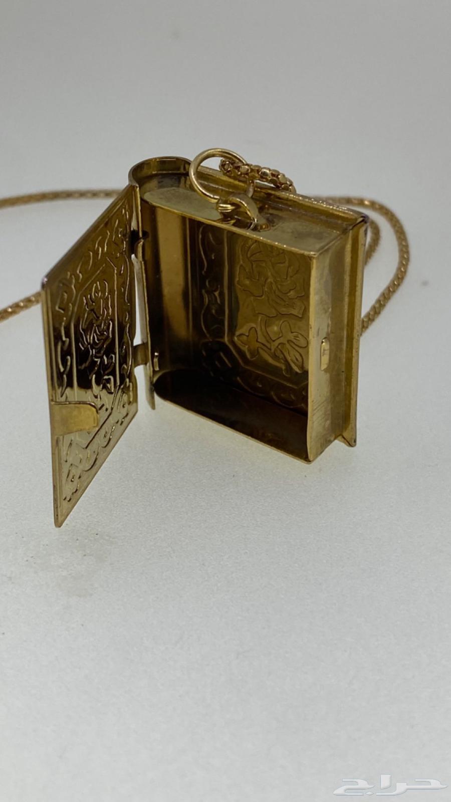 تعليقه على شكل كتاب لوضع الصور64517561808642111