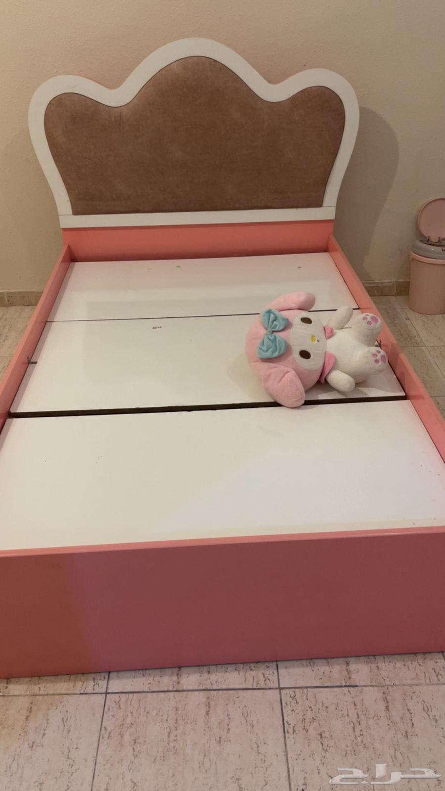 Bed for whoever needs it64549401418242110