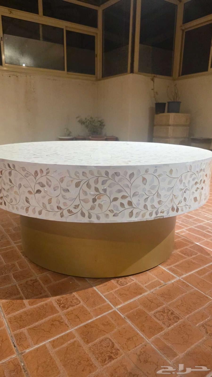 Circular table64552973059971110