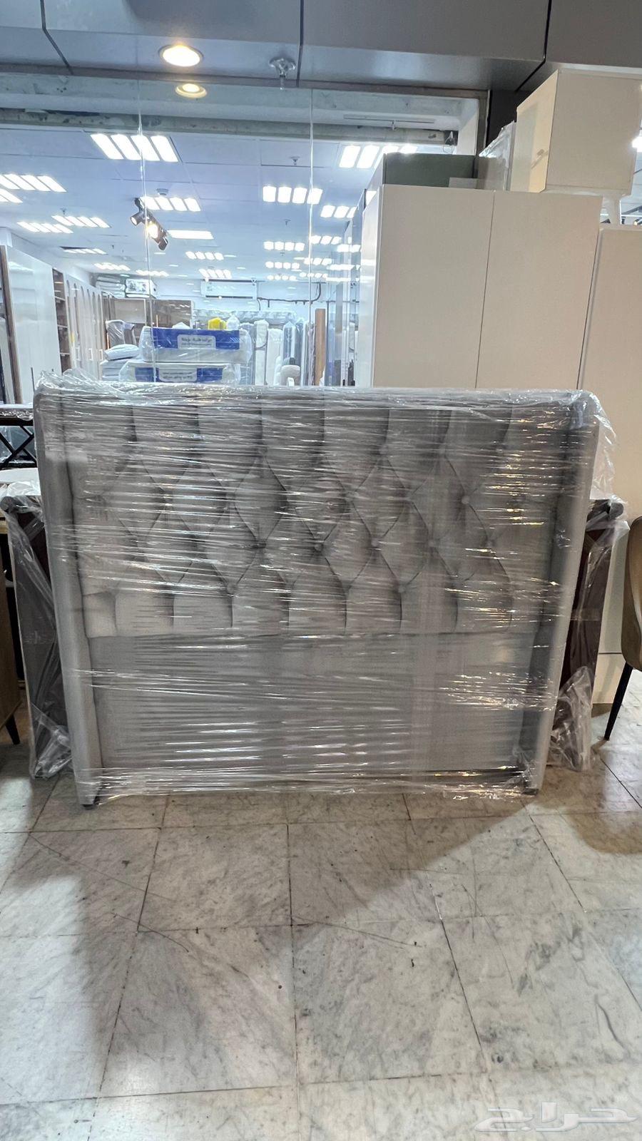 سرير رمادي متر ونص بسعر رمزي للبيع المستعجل64519568491651110