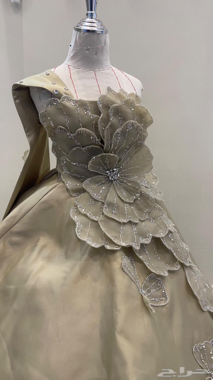 فستان ملكة فخم تفصيل وتصميم جديد جدا64545048189827111