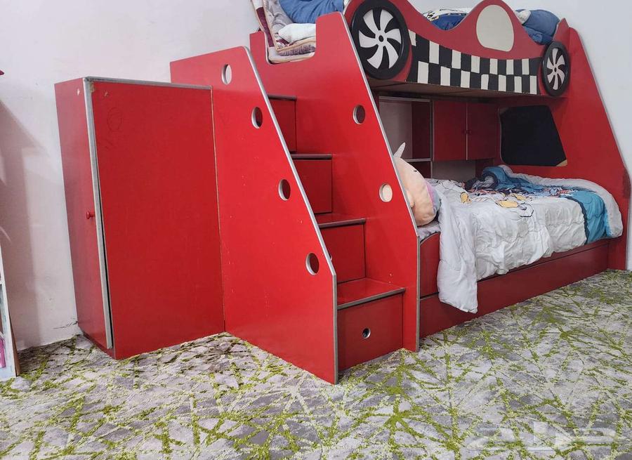 Used children's bedroom set consisting of bed, wardrobe, and bookshelf64550718547458113