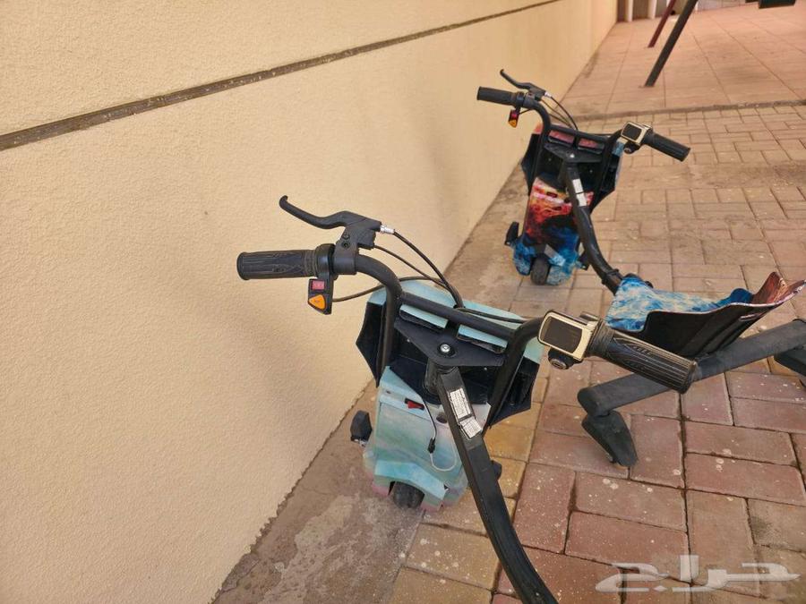 Two scooters (three wheels) in excellent condition64545445527683113