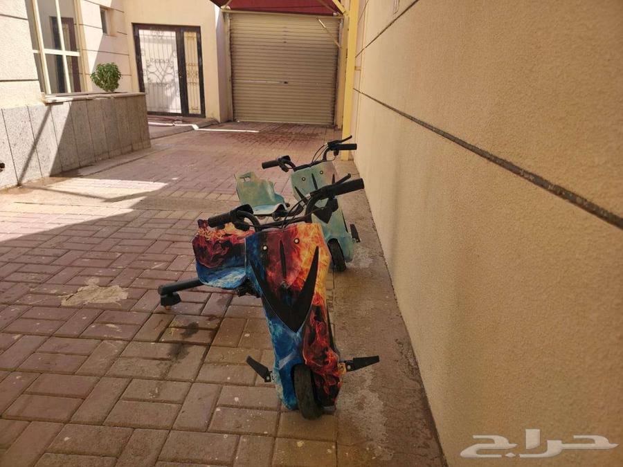 Two scooters (three wheels) in excellent condition64545445527683114