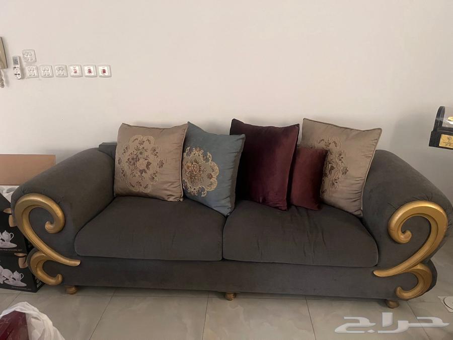 كنب مستعمل نظيف جدا  وطاولات64552363356546110