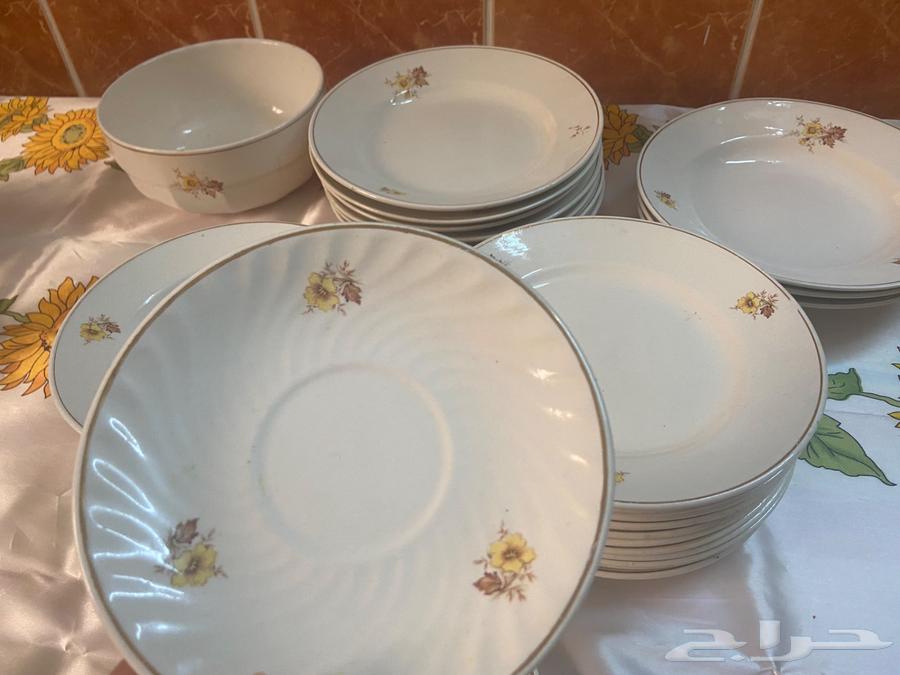 طقم صحون صناعة هنغارية64554118524547110