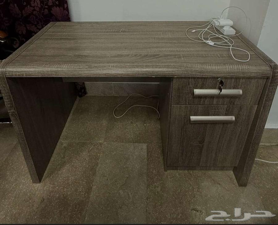 مكاتب خشبية64550067736961110