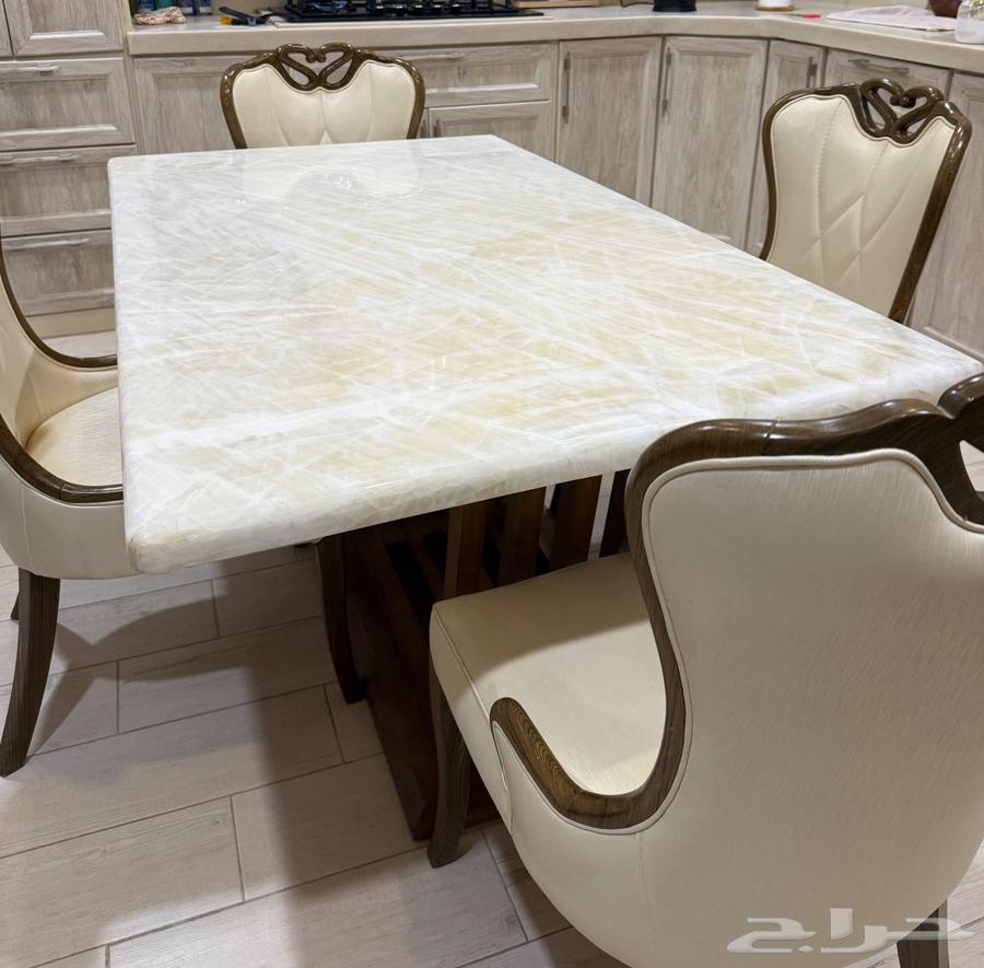 Dining table64552463122178110