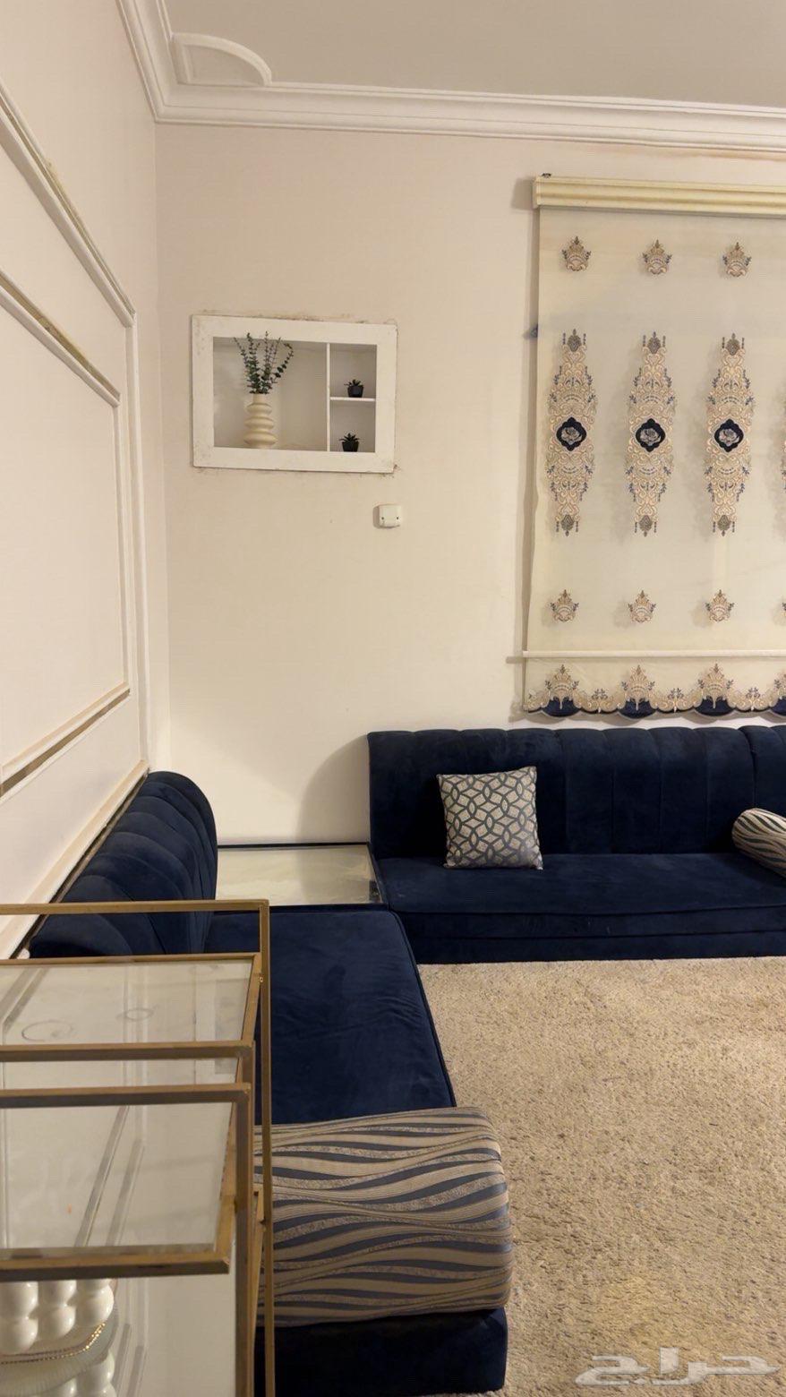 Floor sofa64562937167106111