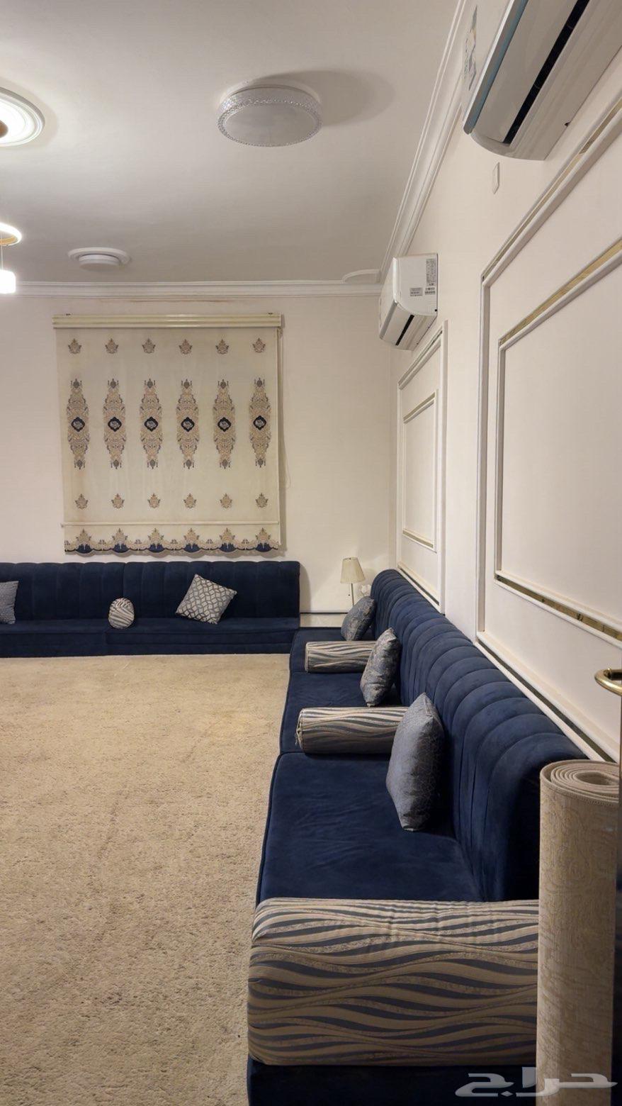 Floor sofa64562937167106112