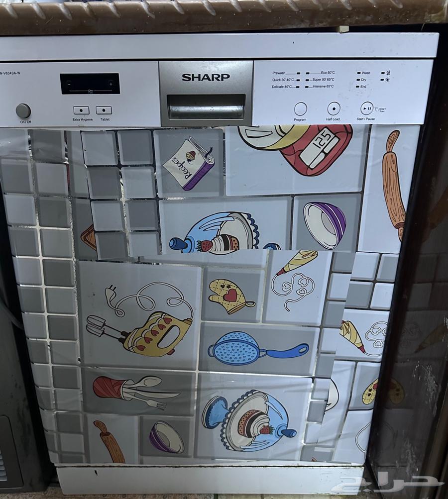 Dishwasher in good condition and light use64559379767171111