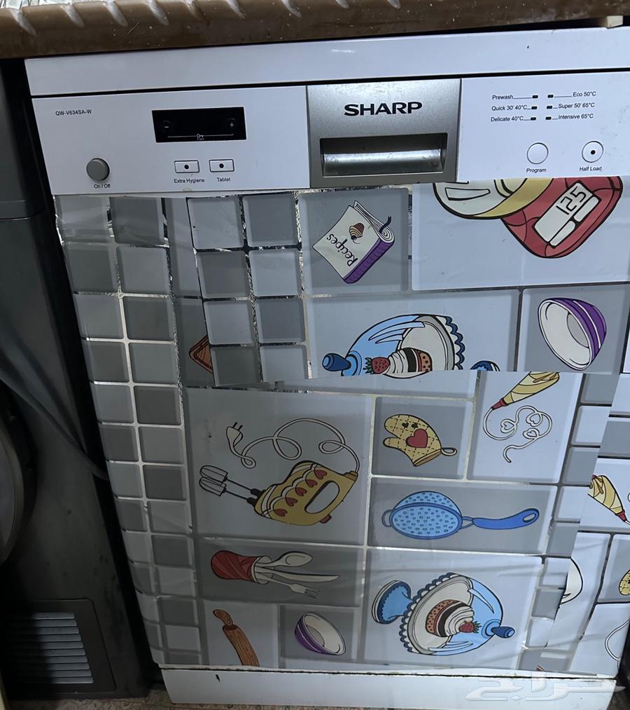 Dishwasher in good condition and light use64559379767171112
