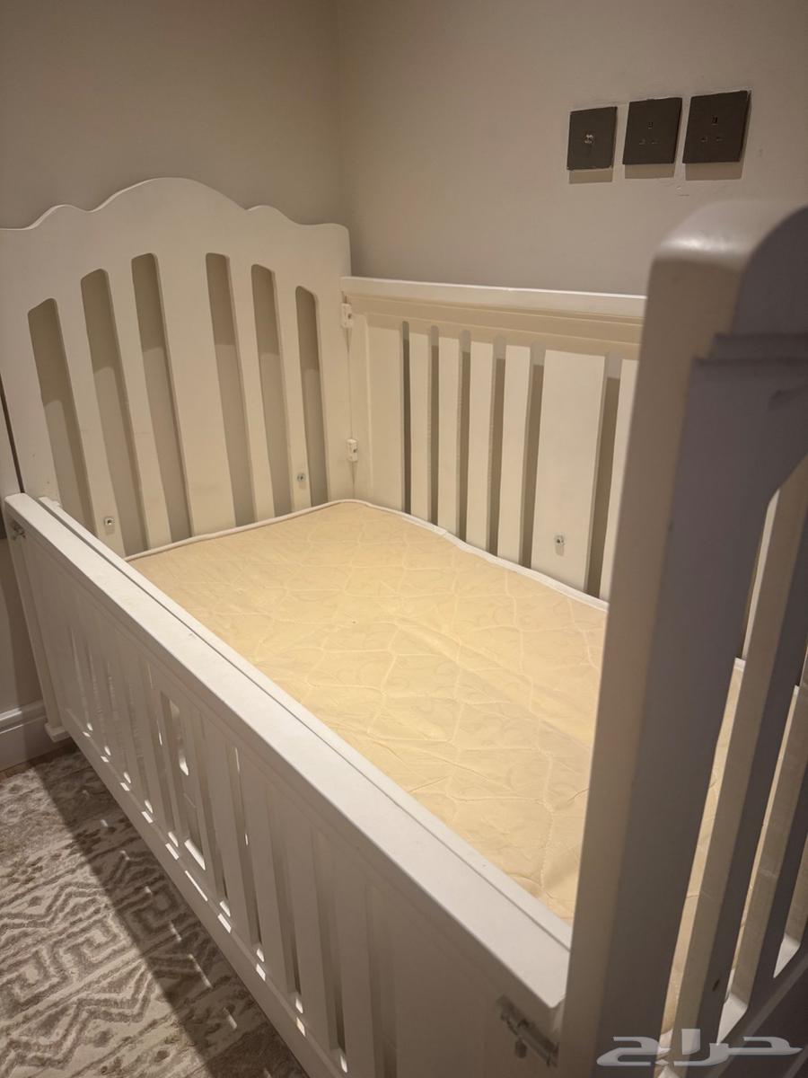 سرير أطفال مقاس 130 70 مع مرتبه64557266103555113