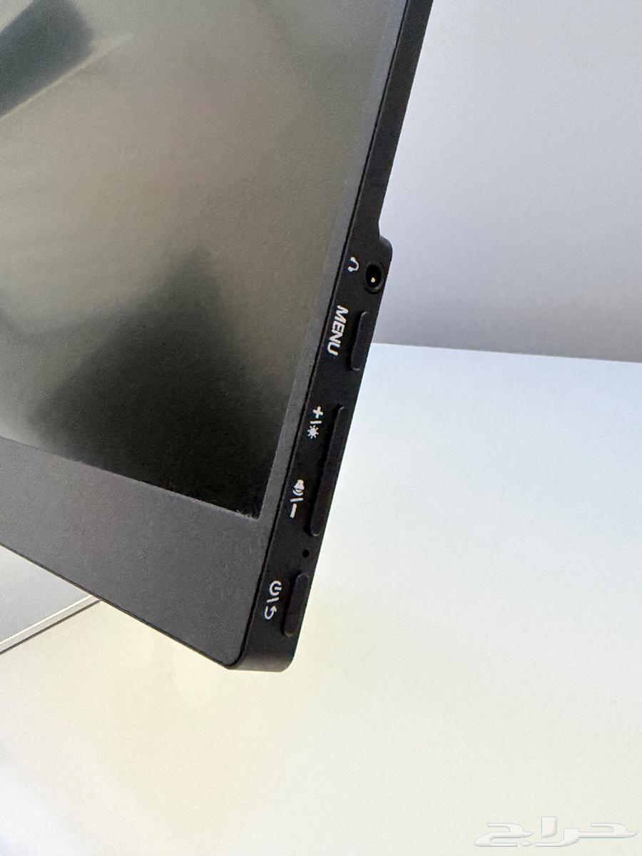 شاشه جانبية 15 بوصه 144 هيرتز64557879380354112