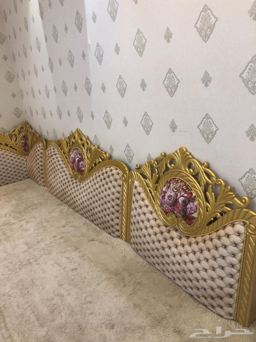 تكايات للصاله و سرير للبيع64558850516098110