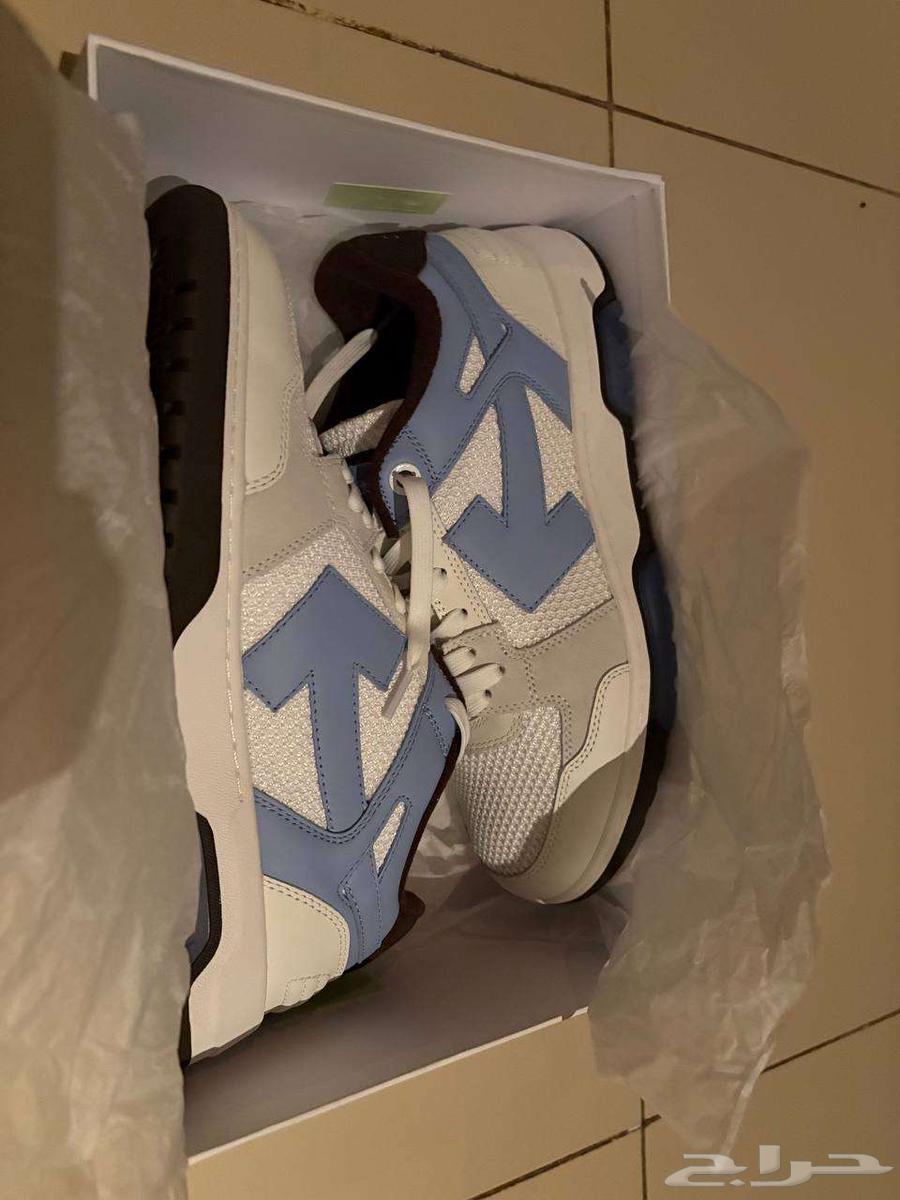 للبيع  جزمة Off-White Out Of Office64559337615618111