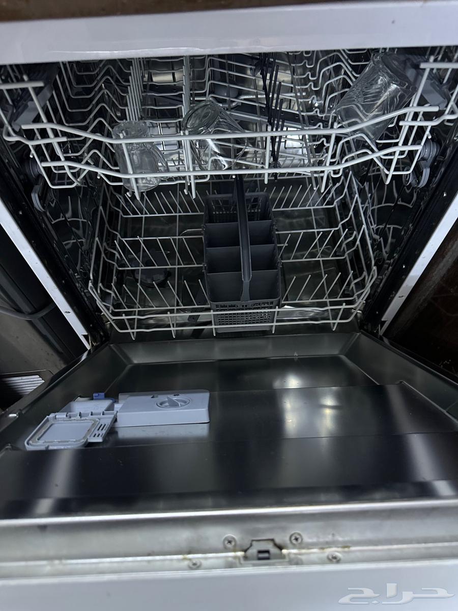 Dishwasher in good condition and light use64559379767171113