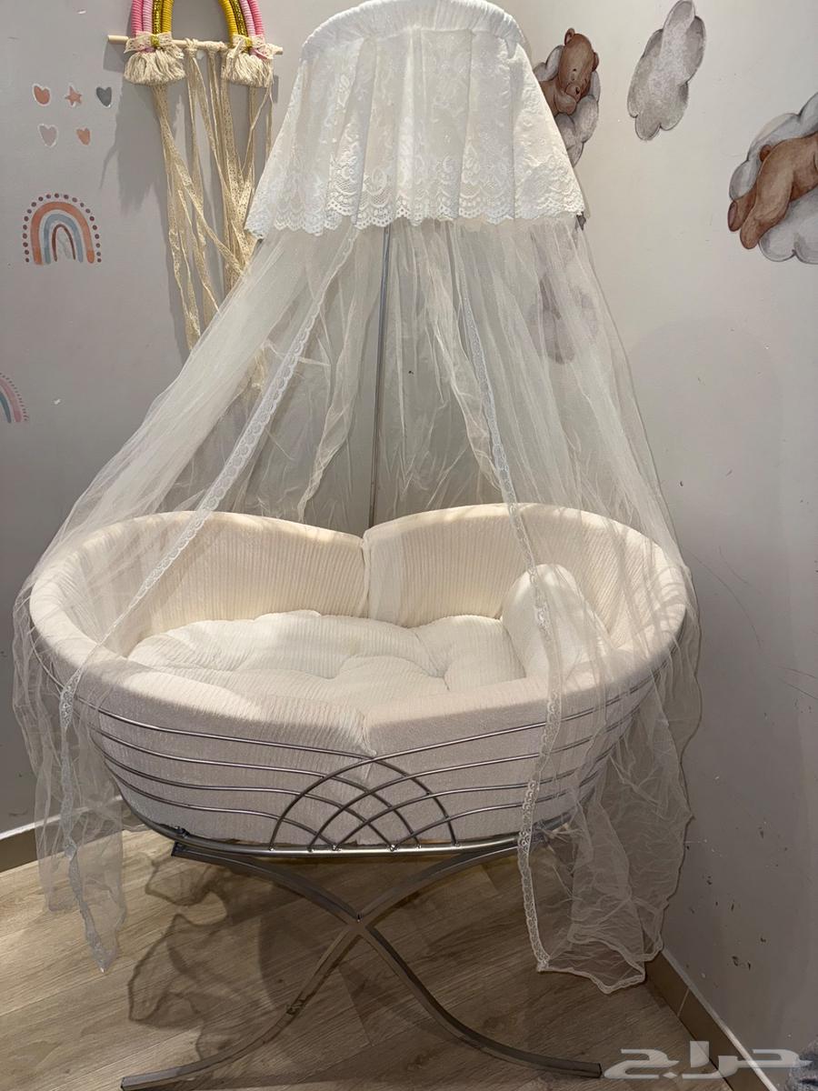 سرير مواليد وطاولتين مدخل64561249825793110