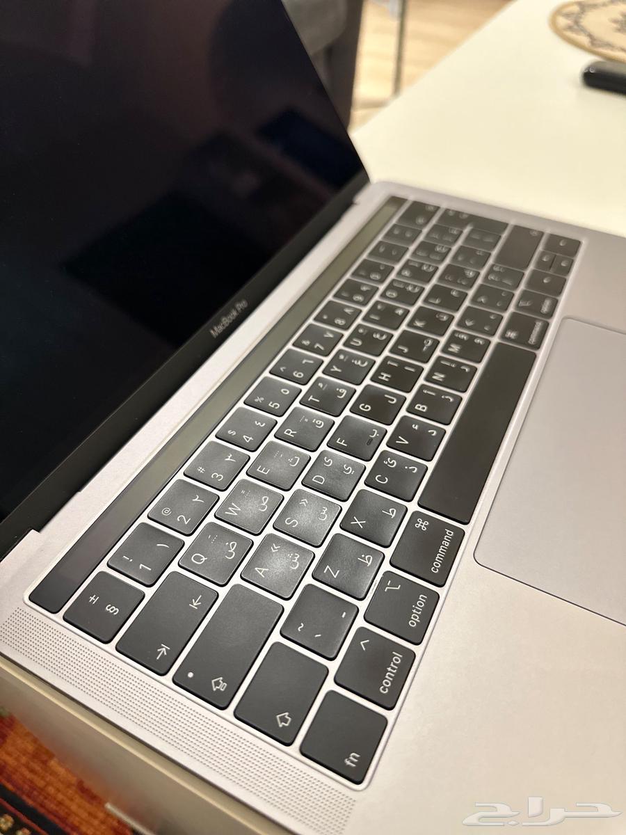 ماك بوك برو 2018 - 13 بوصة - 250GB64565772835715111