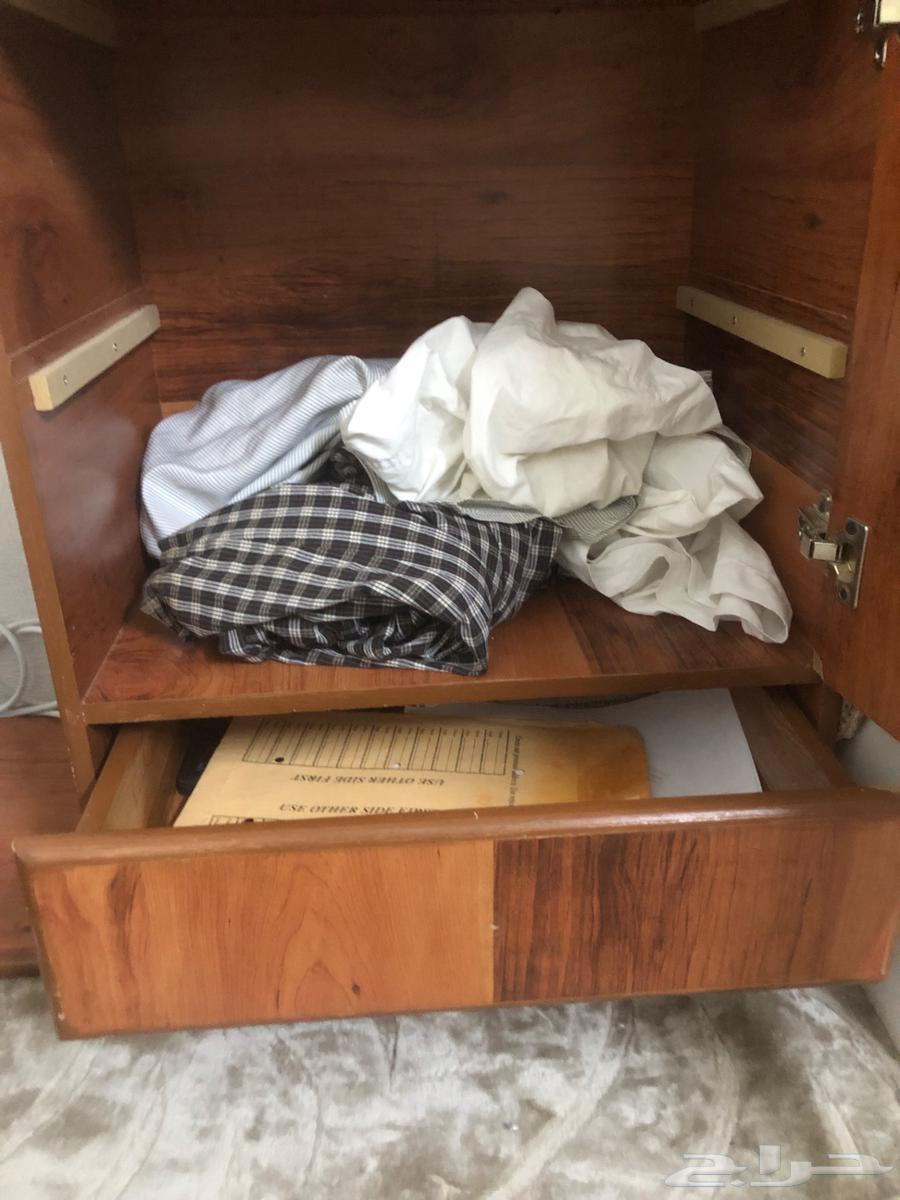 دولاب حجمه مناسب للاغراض ب 100 ريال بس ونظيف64561643971715112