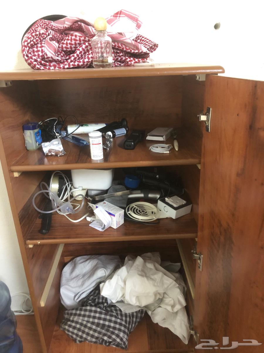 دولاب حجمه مناسب للاغراض ب 100 ريال بس ونظيف64561643971715110