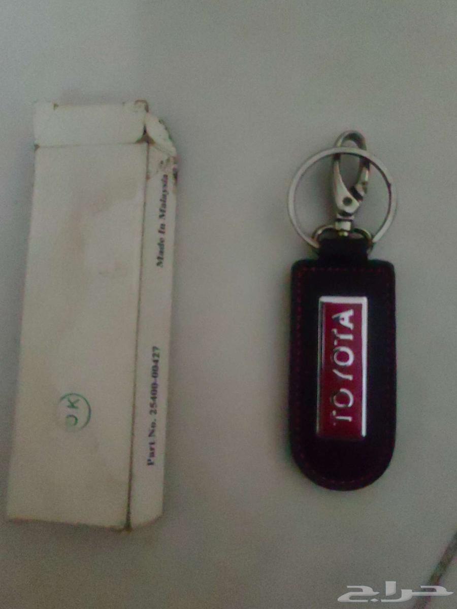 مدالية تويوتا64562124052353110