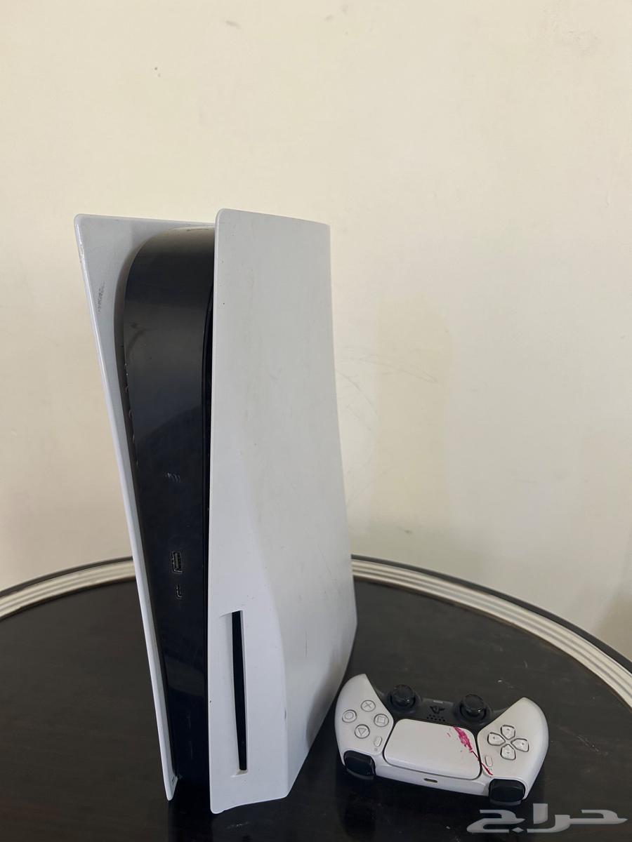 Sony 5 used in good condition with one hand and operating cables64554314645889110